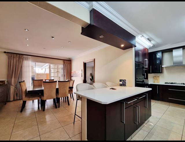 5 BEDROOM HOUSE TO LET IN BEDFORDVIEW